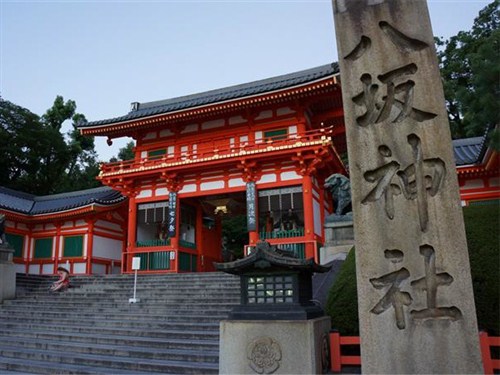 八阪神社3