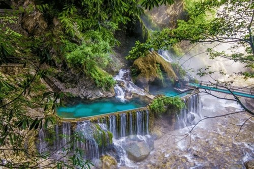 螺髻山九十九里溫泉瀑布